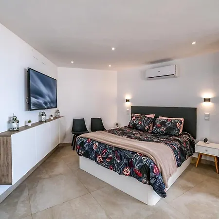 公寓 Babbel Apartment With Amazing Sea Views