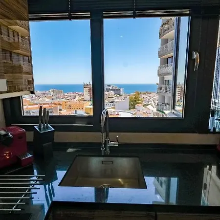 Babbel Apartment With Amazing Sea Views * 托雷莫利诺斯