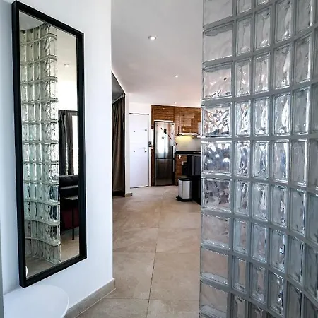 Babbel Apartment With Amazing Sea Views 托雷莫利诺斯