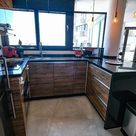 Babbel Apartment With Amazing Sea Views 公寓 *