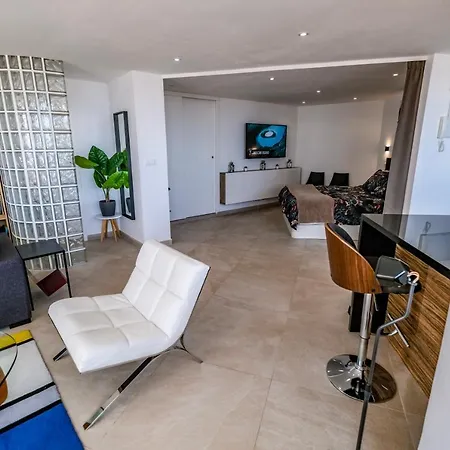 Babbel Apartment With Amazing Sea Views *